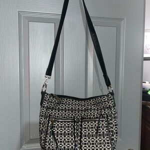Elegant Geometric Shoulder Bag in Black‎ and White